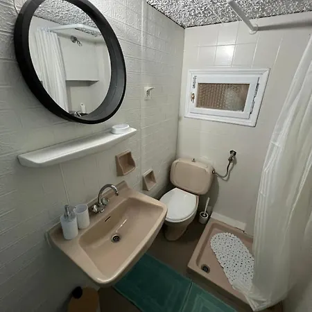Ciel Apartment, 5 Minutes Walk From Beach! Apartamento Ipsos